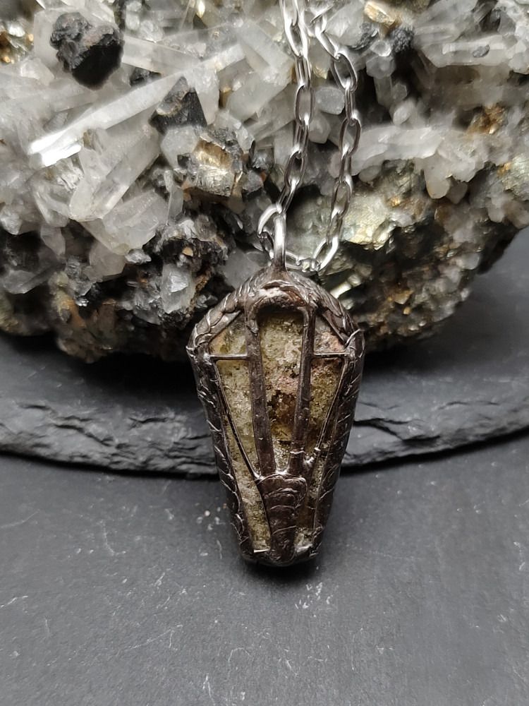 Sorcery Talisman - Green Garnet Coffin product image (4)