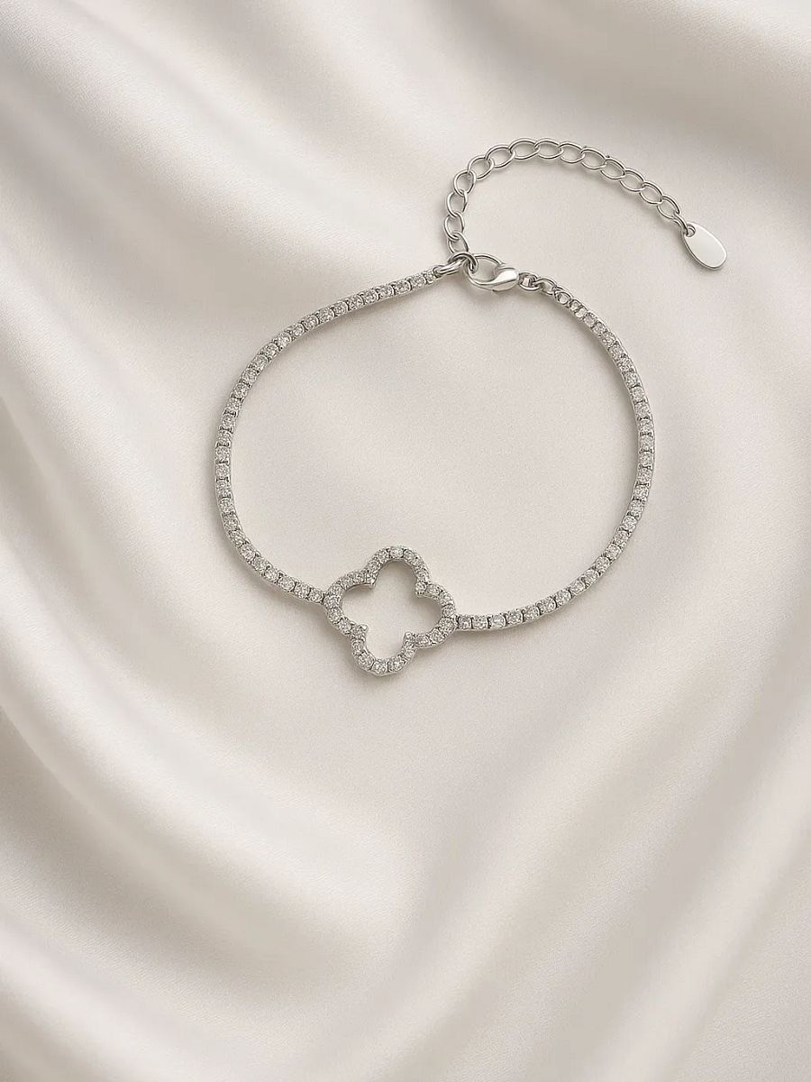 The Clovera Bracelet product image (4)
