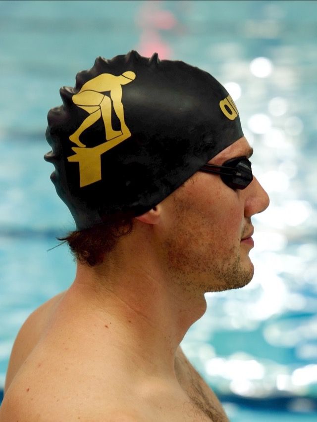arena x TheSwimsuitGuy Moulded Silicone Swimming Cap - Black & Gold product image (3)