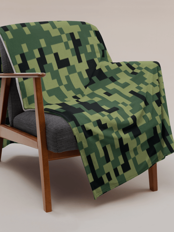 Military Green Camouflage Pixels Camo Pattern Throw Blanket product image (2)