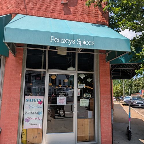 Last weekend Raha and I went on adventures with friends! Had some Proper Pie, walked around and visited some fun shops includ...