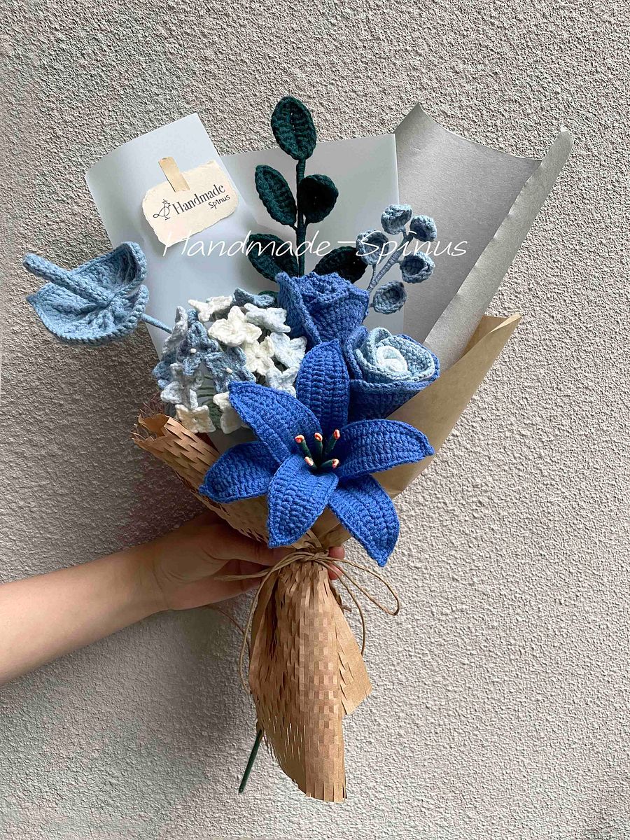 Blue Fireworks Crochet Knit Bouquet product image (3)