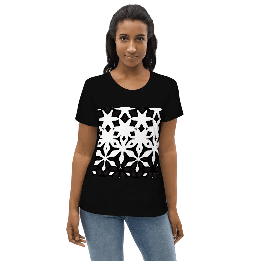 Abstract Black and White Shapes Pattern Women's Black T Shirt product image (12)