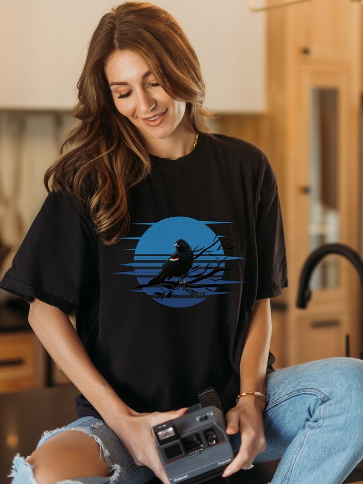 Red-winged Blackbird Wildlife Photography T-shirt product image (1)