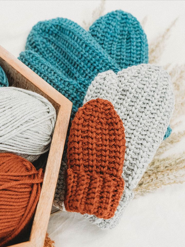 How to Crochet Mittens - Knit Purl look (9 Sizes) product image (1)