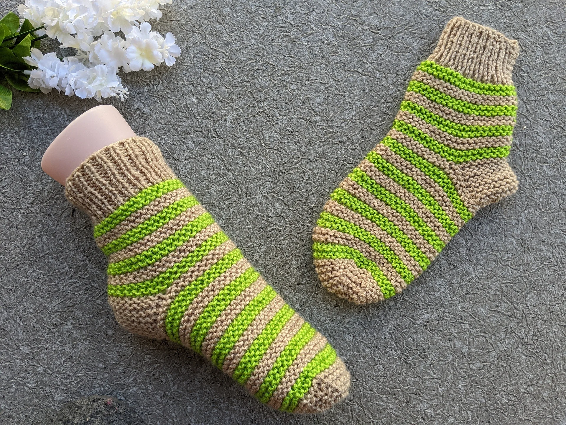 Flat Knit Two-Needles Two-Color Socks Pattern product image (3)