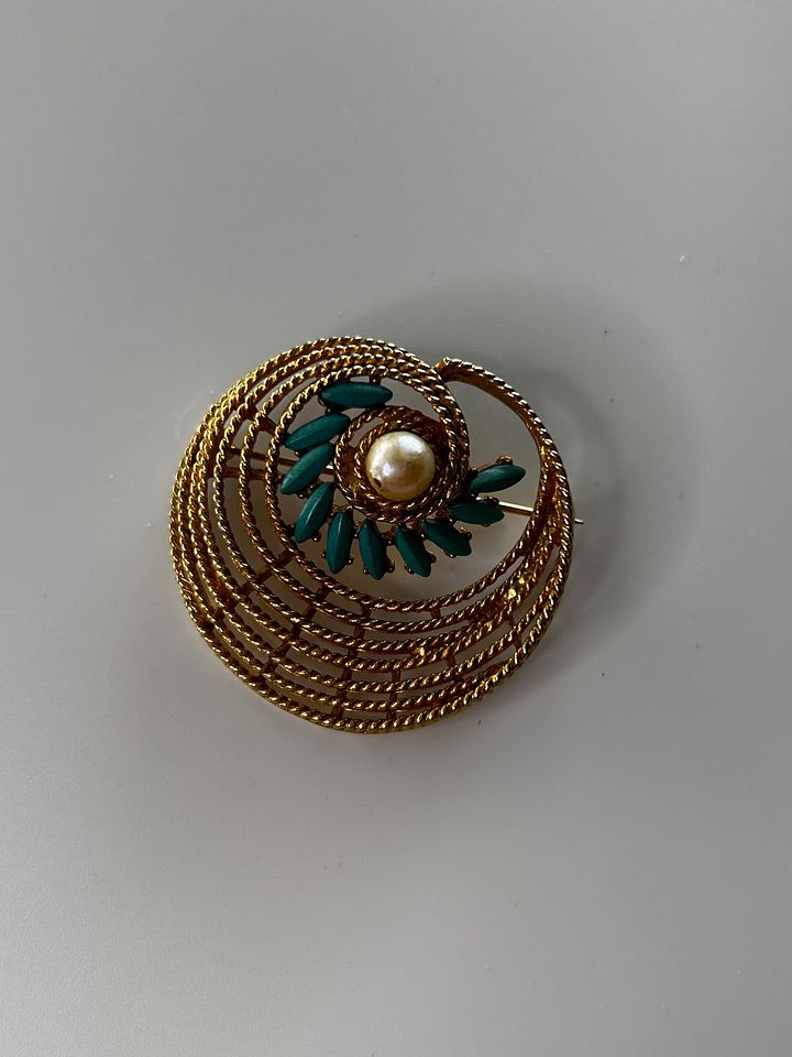 Vintage Gold Tone Circle Swirl Faux Pearl Teal Accent Brooch product image (1)