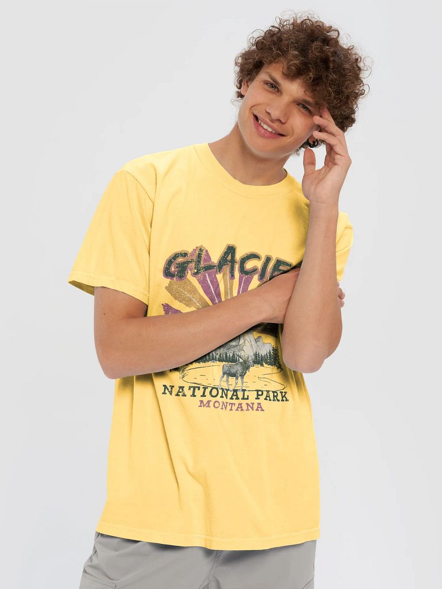 Glacier National Park, Montana Tee | Retro-Style Western T-Shirt for Travel and Road Trips product image (16)