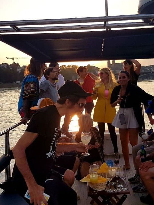 1 GROUP TICKET (max. 12 Pers) for 1H FULL PARTYBOAT on CATAMARAN + Rooftop Decks & Soundsystem product image (2)