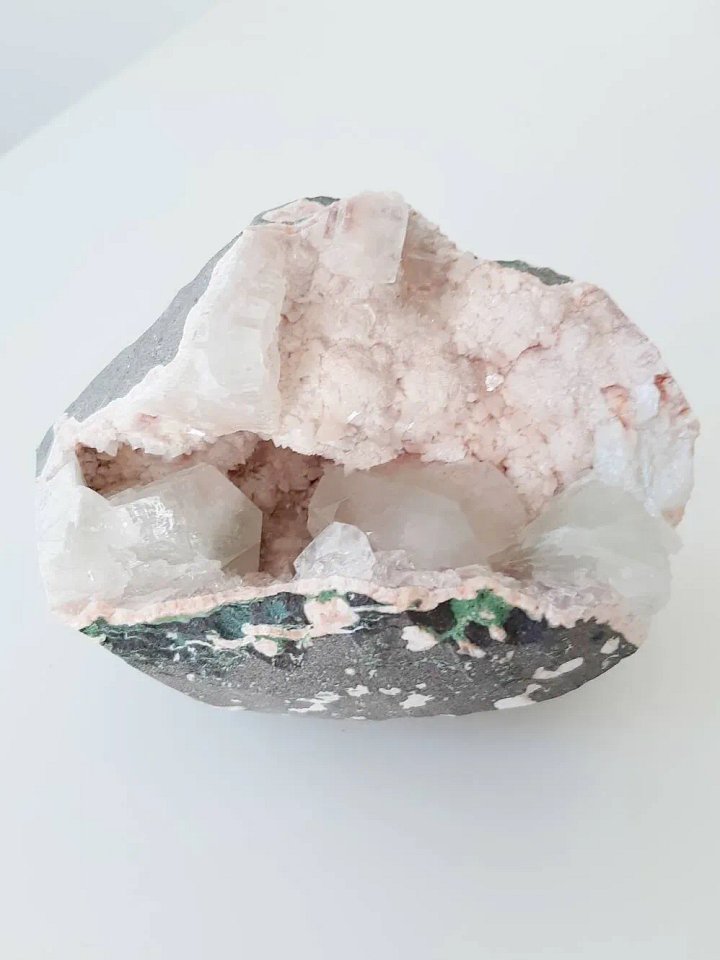 Apophyllite & stilbite crystal geode product image (1)
