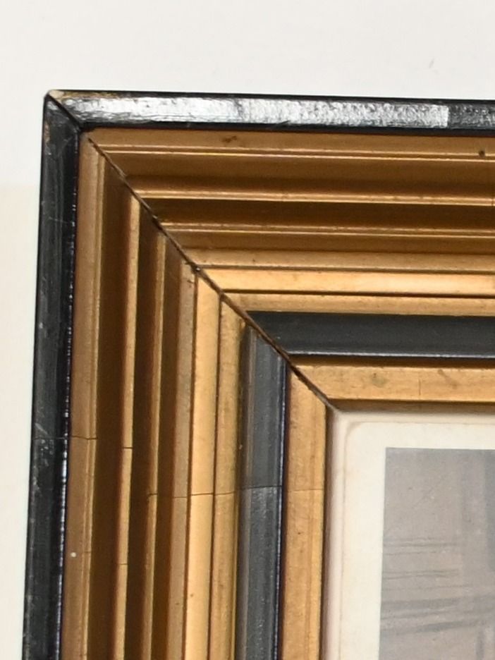 صورة قديمة لامرأة سورية في اطار عتيق product image (3)