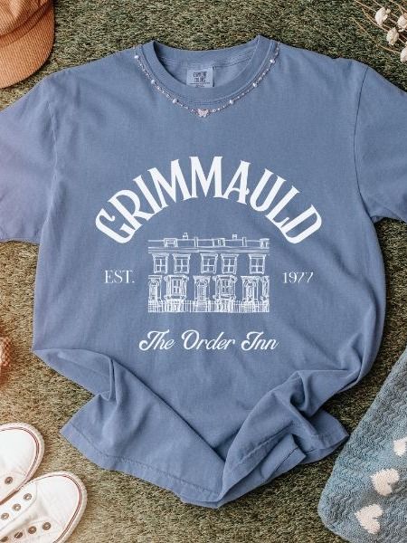 Grimmauld Inn Vintage Minimalist Style Shirt product image (41)