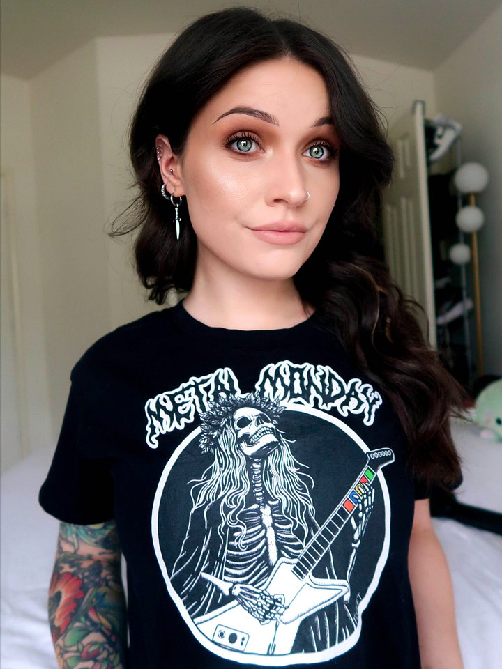 Metal Monday Cropped Tee product image (1)