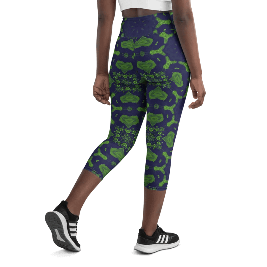 Tropical Vibe Capri Leggings product image (9)