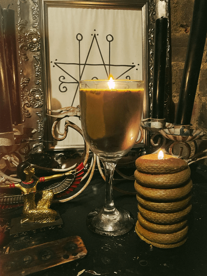 Green Snake Candle product image (1)