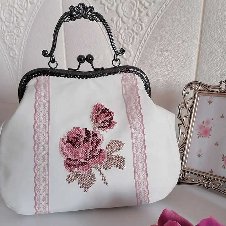 White leather bag product image (1)