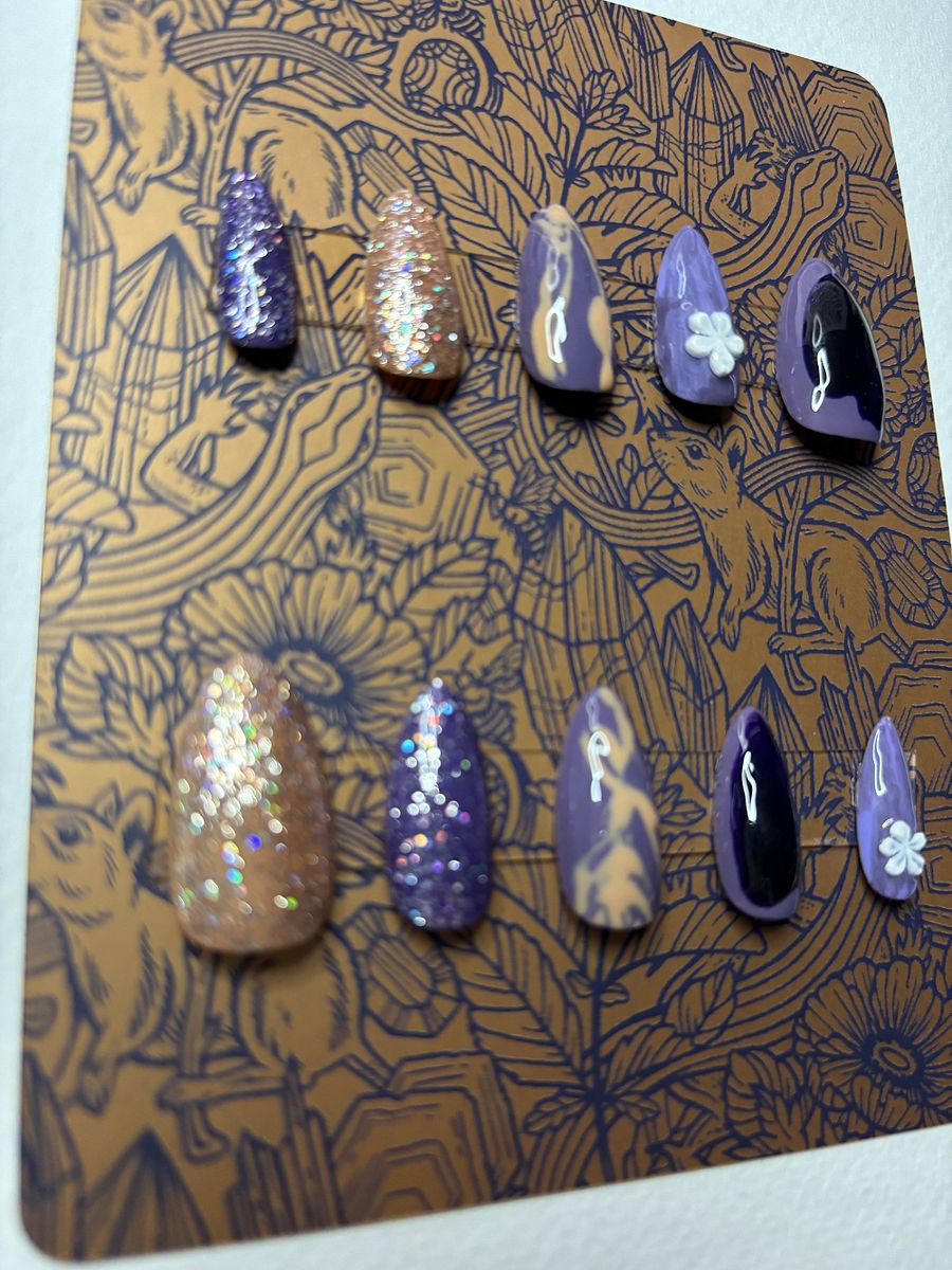 Handpainted 'Peanut Butter and Grape Jelly' Press On Nails product image (3)