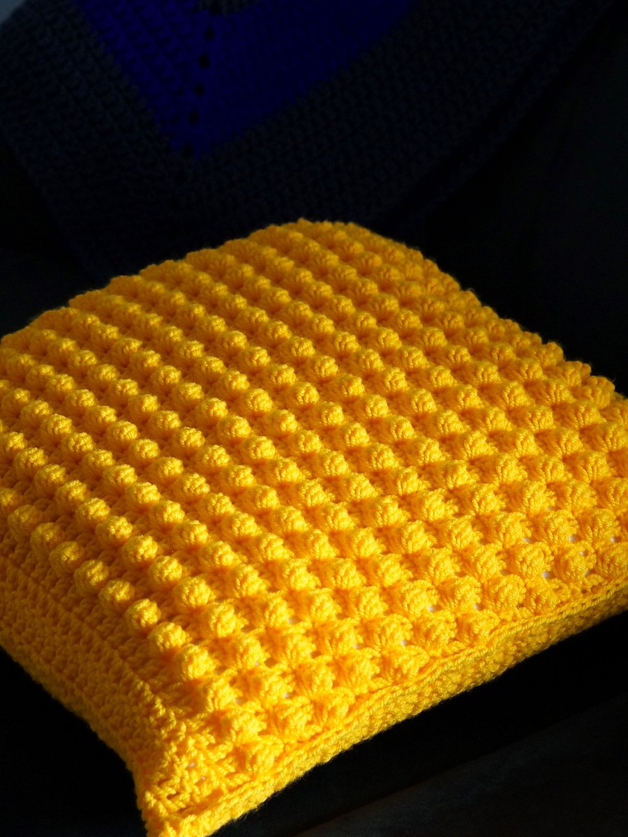 Bobble stitch pillow cover pdf pattern product image (2)