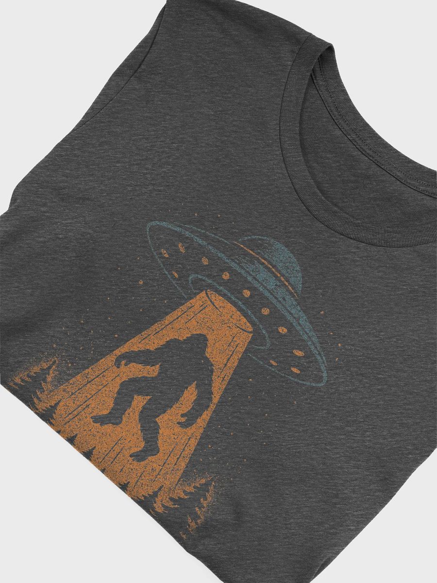 Bigfoot Abduction: Midnight Ufo Beaming up Bigfoot Tee product image (3)