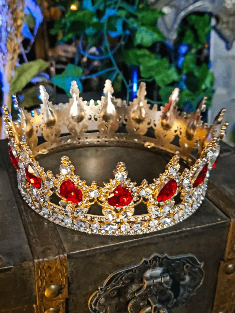 The Armored Kingdom Ruby Red Queens Crown (Gold) product image (2)