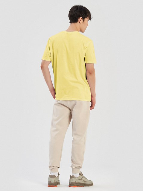 Photo showing Gildan Unisex Softstyle T-Shirt