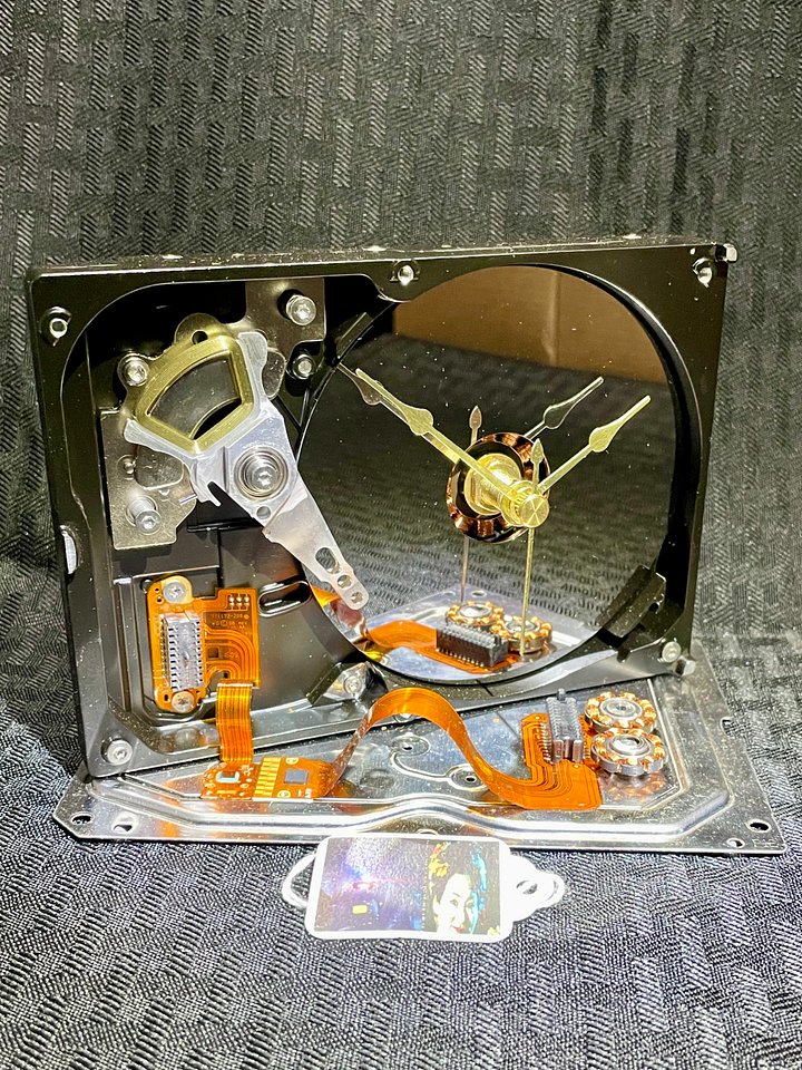 Blade Runner - Hard Drive Clock product image (2)