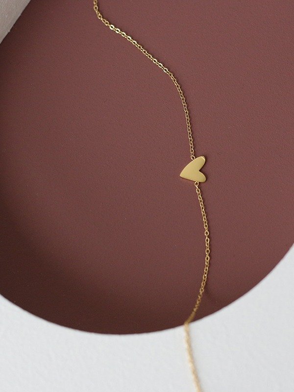 Asymmetrical Small Heart Bracelet | 18K Gold Plated product image (7)