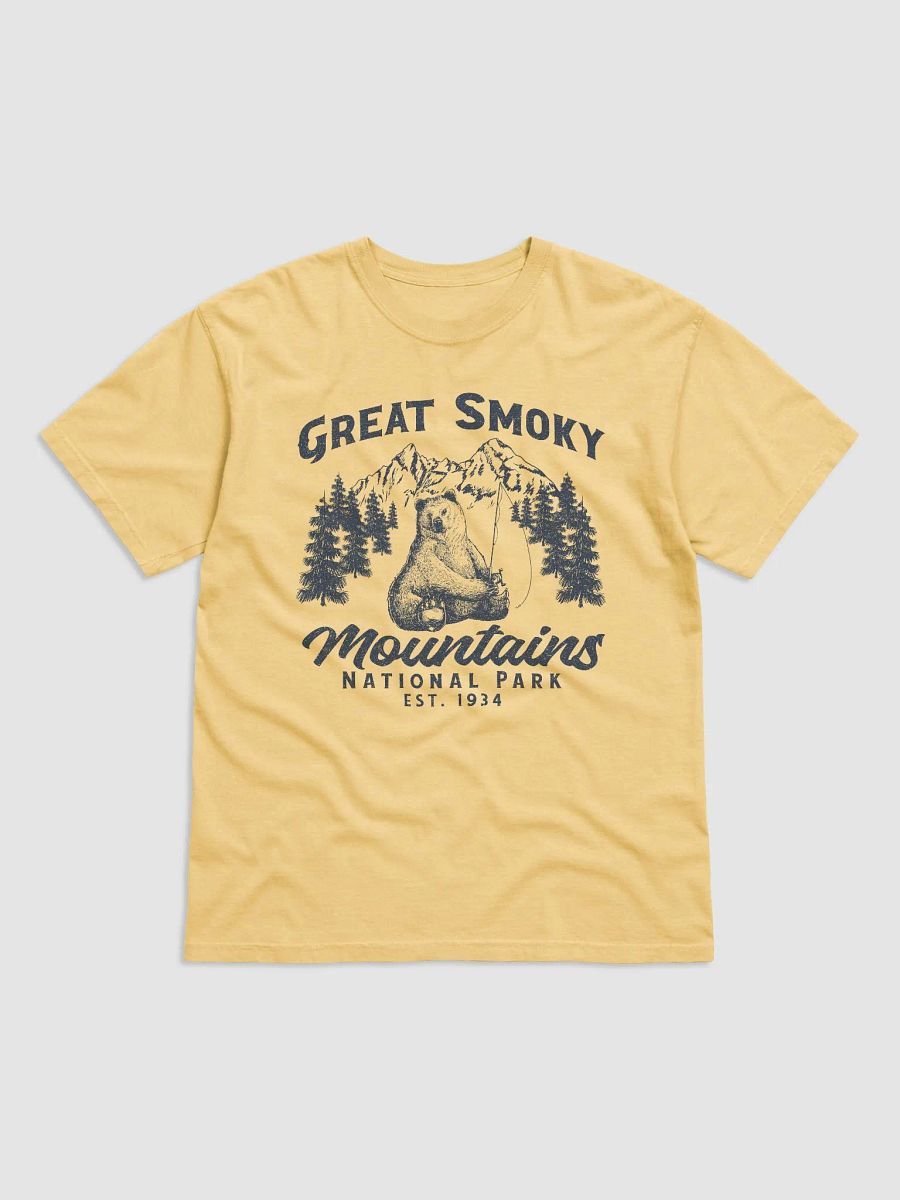 Black Bear Fishing in Great Smoky Mountains National Park Tee | Retro-Style Western T-Shirt for Travel and Road Trips product image (9)