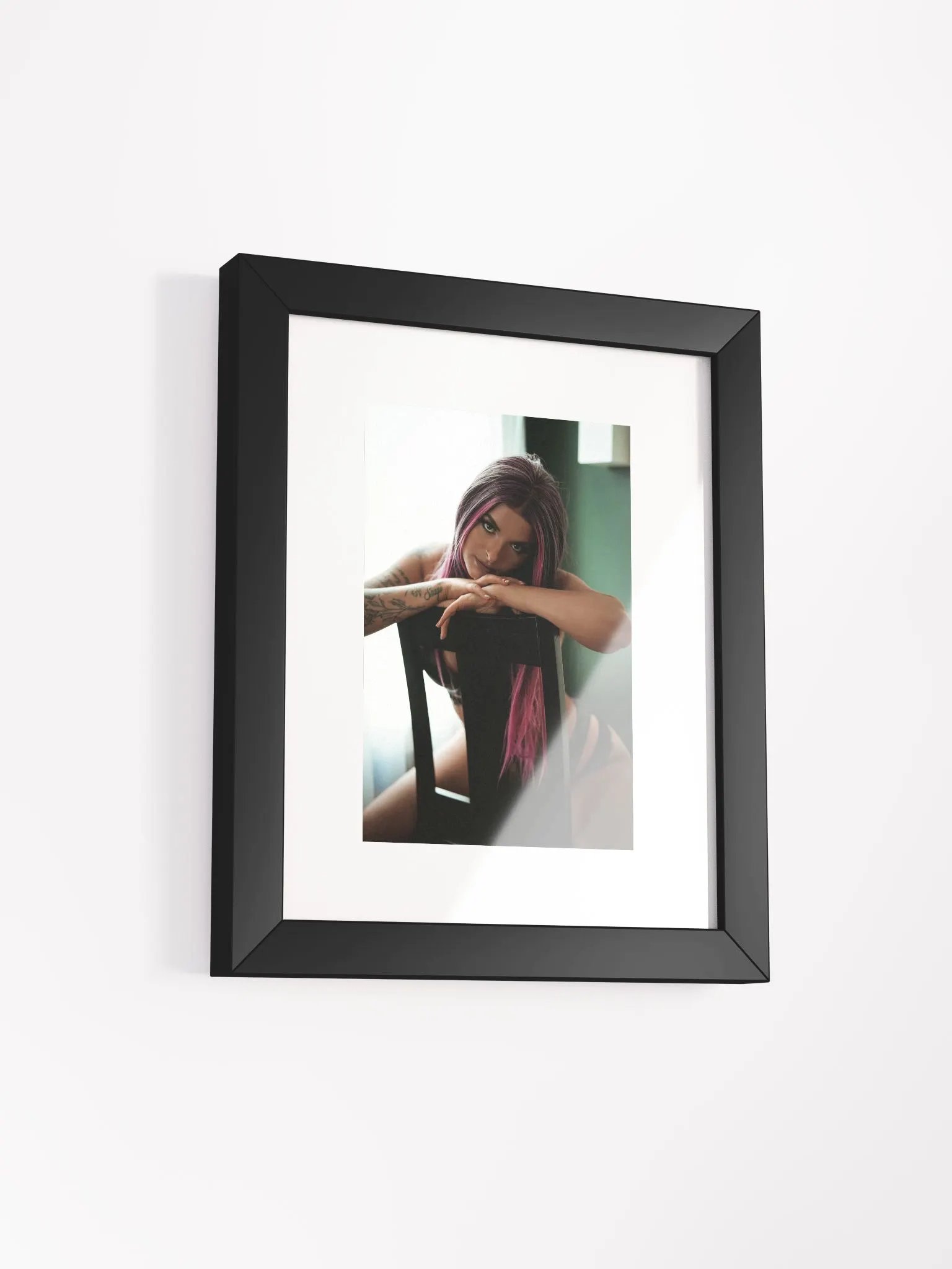 QueenQ Poster 4 product image (14)
