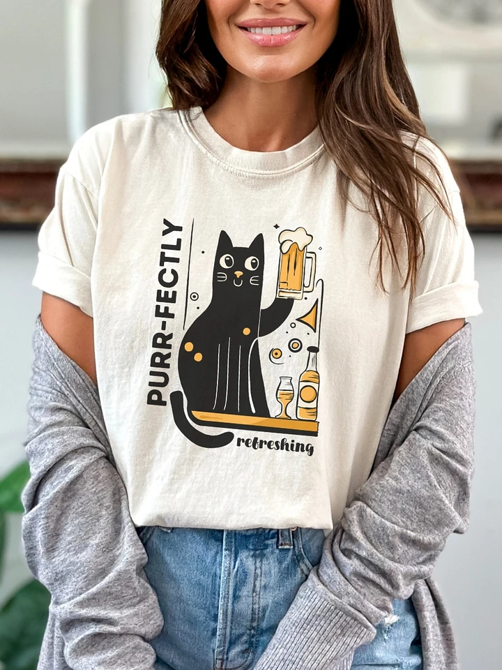 Purr-fectly Refreshing - Cat Holding a Beer T-Shirt product image (11)