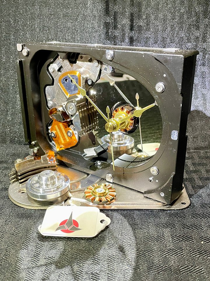 Martok - Hard Drive Clock product image (2)