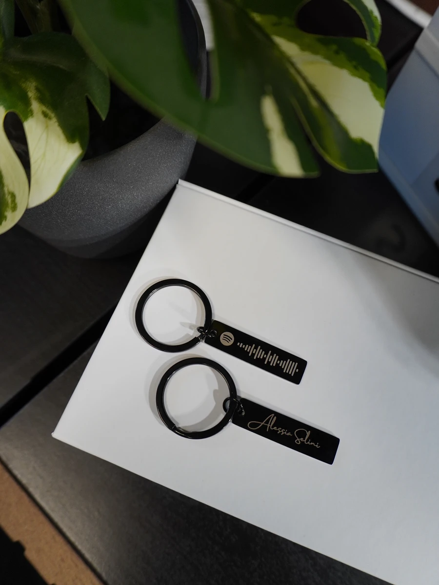Looking At The Moon Keychain - Limited Edition product image (3)