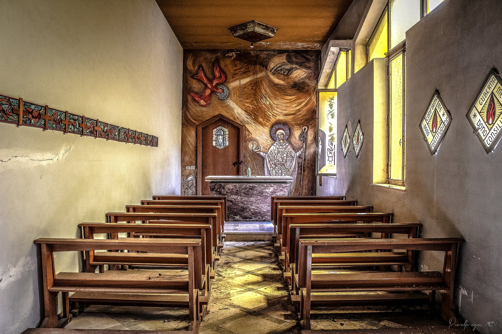 Fine Art Prestige - The Forgotten Chapel - Urbex Italy product image (1)