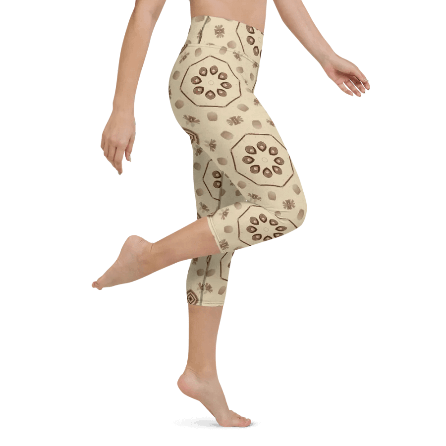 Hexagon Parade Capri Leggings product image (3)