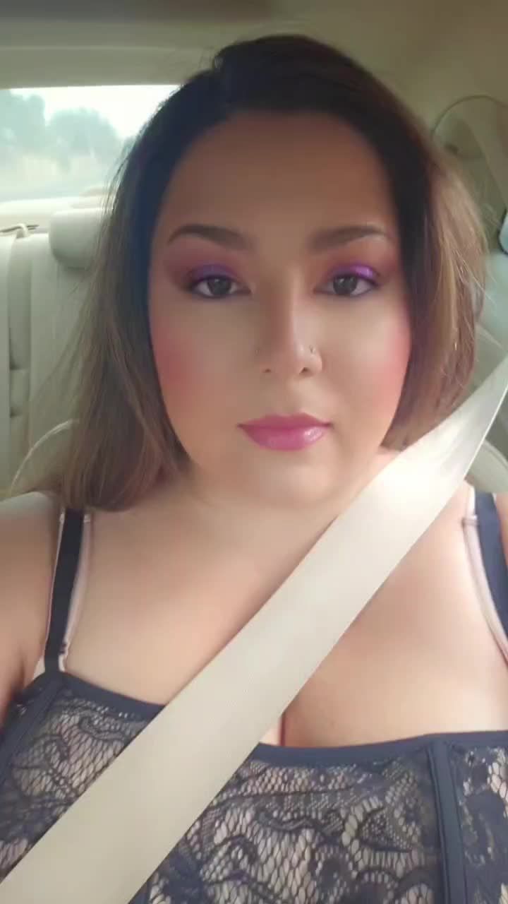 I definitely need more of these! I think next time, I can build a little more for some more definitions, but it looks GORGEOUS! I am going to be buying more ♥️ I also have the @Pat McGrath Labs eyeshadow and gloss on that I bought after trying this product for a few days.  #complimentary #DivineBronze @Influenster @PatMcGrathReal