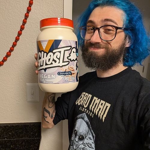 My @ghostlifestyle Vegan Protein came in!! Cinnabon flavor tooo