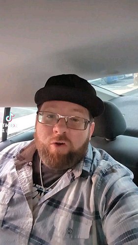Join the live show at 9PM EST, we have a great show line up. Come relax, have a few drinks, and laugh your BOOTYS off! 

http...
