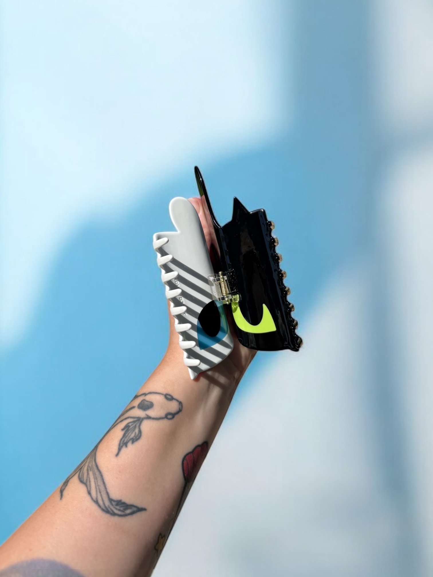 *PRE ORDER* Light Fury & Toothless Hair Claw product image (2)