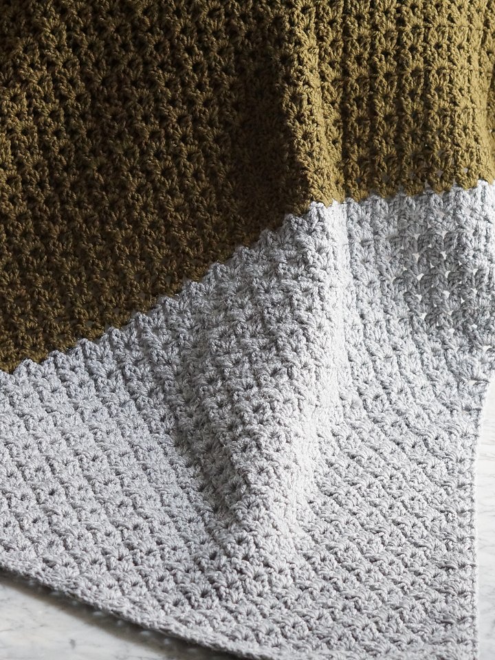 Double V stitch corner to corner blanket pattern product image (1)