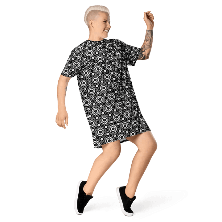 Abstract Monochrome Circles T Shirt Dress product image (2)