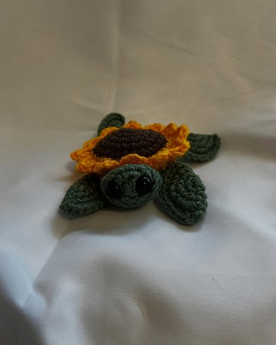 Made a turtle and a bandana on stream today