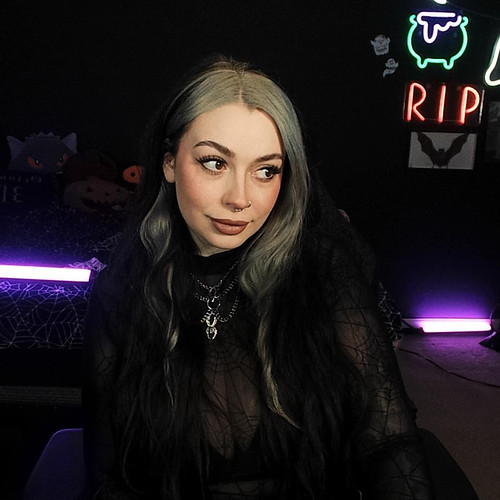 still alive / still streaming and picked up paranormal investigating on the side. stay haunted 👻🖤