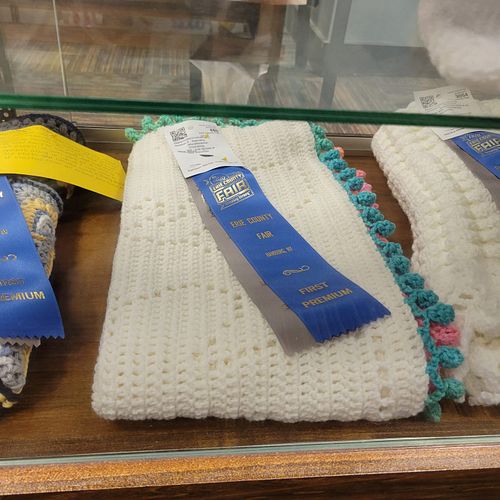 I won a gray! O_O (It means i was considered for grand prize ribbon)
