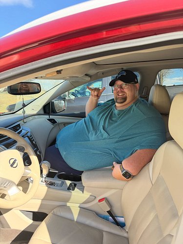 🔥 Progress You Can Feel 🔥
First photo: Back in 2022 when we bought my wife’s 2018 Nissan Murano, I could barely ride in it. I...