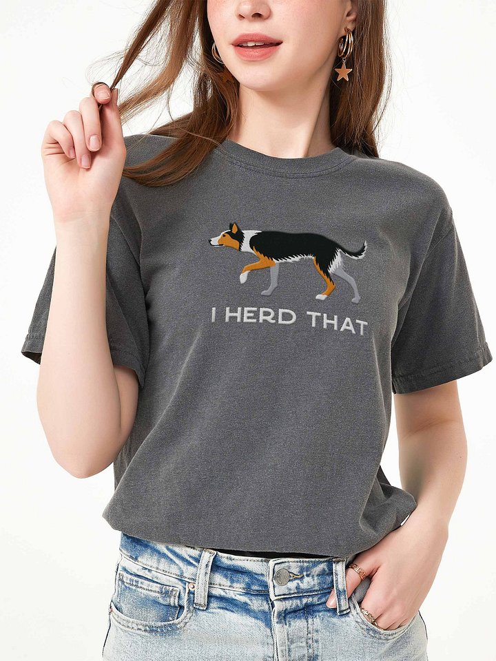I Herd That T-Shirt(Embroidered) of an Australian Koolie(Black Tricolor) product image (2)