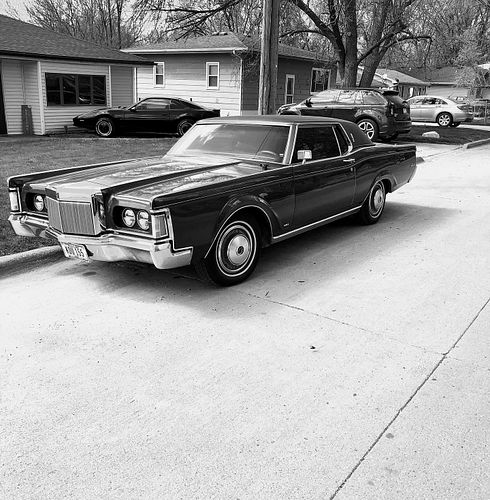 1969 Lincoln Continental Mark III. Let’s not forget about the #kitcar in the background. @davidhasselhoff I found it in Des M...
