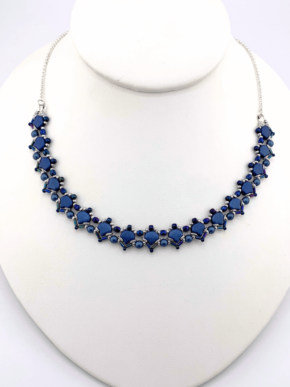 Queen’s Trellis Necklace - Blue product image (1)