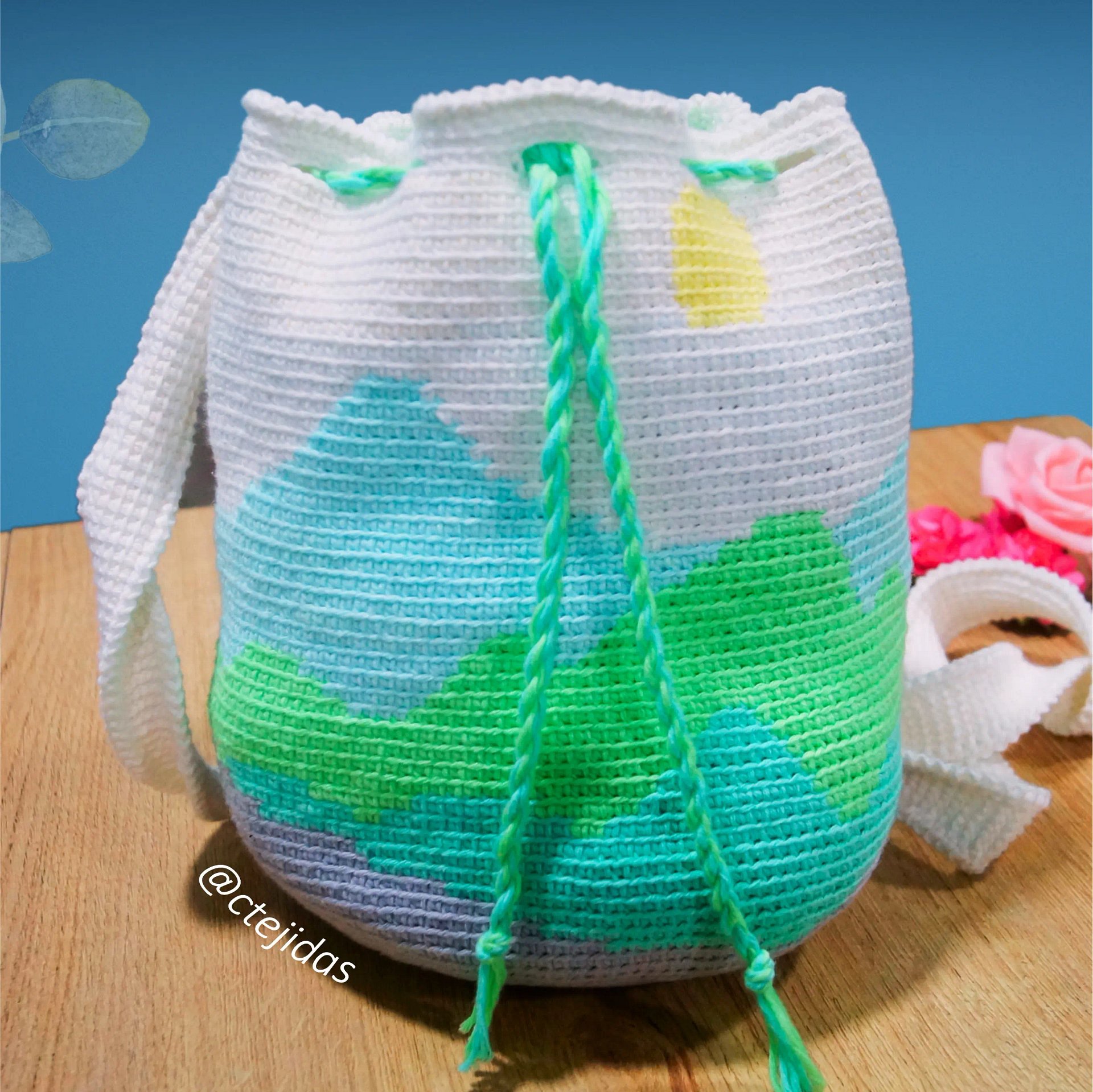 Patrón Mini Mochila Paisaje Tapestry para Niños a Crochet product image (1)