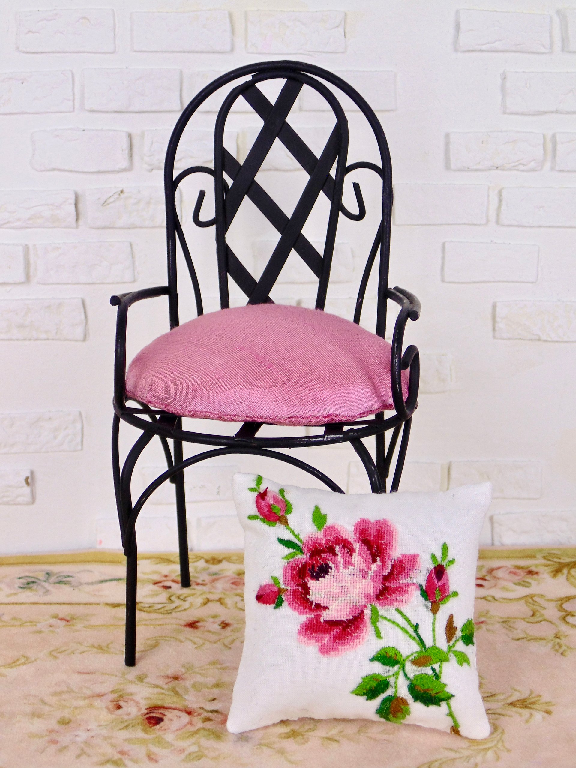 1:6 scale metal chair for 12” fashion dolls product image (3)