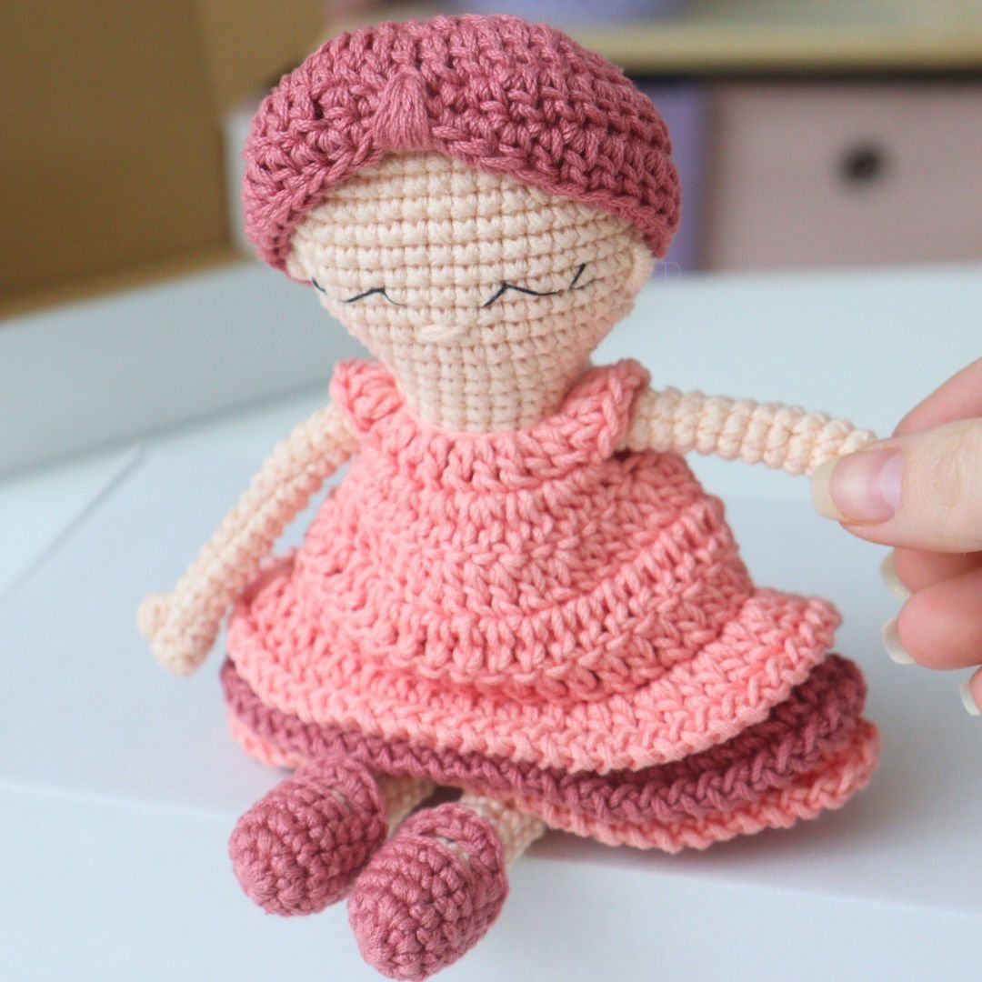 Cuqui Greta Sofía – A Crochet Doll Inspired by Classic Rag Dolls product image (3)